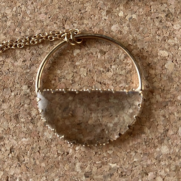 Large Circle gold color Pendent with chain - Picture 4 of 8